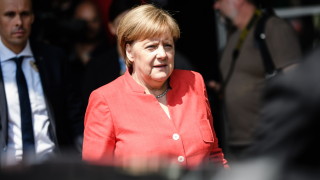 Говорителка на германския канцлер Ангела Меркел днес заяви че мнозинството