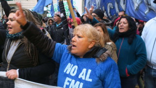 Хиляди аржентинки се събраха днес на протест в Буенос Айрес