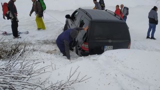 Джип самокатастрофира сутринта на АМ "Струма" край село Боснек