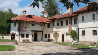 Симеон Сакскобургготски продава царската вила в Баня