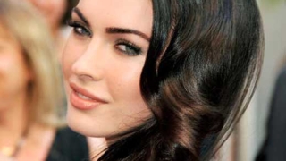 Меган Фокс е наясно, че е красива кукла и лоша актриса