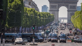 Неопитни но жадни за печалба френски инвеститори наливат колосални суми