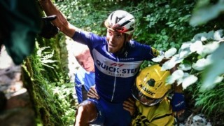 Филип Жилбер напуска "Тур дьо Франс" 2018 след вчерашното зрелищно падане