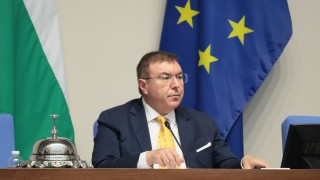 Народното събрание излиза във ваканция за Коледа и Нова година Днес