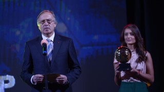 Националният селекционер Георги Дерменджиев говори след церемонията за Футболист на