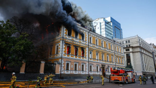 Русия удари Националната академия на науките на Украйна в Киев