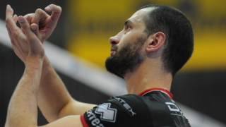 Матей Казийски който през последните три сезона носи екипа на