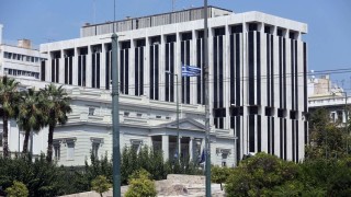В безпрецедентен инцидент посолството на Русия в Гърция разкритикува остро
