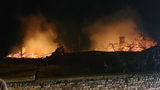 Голям пожар в село Долно Изворово Казанлъшко днес по чудо