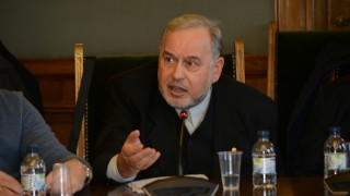 Комисията по отбрана започна със скандал обсъждането на преговорите за Ф-16