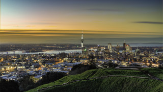 Стотици семейства от Южния остров на Нова Зеландия бяха принудени