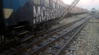 Движението на влаковете във Враца временно е било преустановено заради