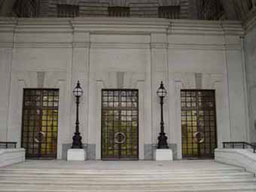 Шпионирайте съседите си, призова Стела Римингтън