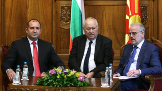 Българският президент Румен Радев и македонският му колега Георге Иванов