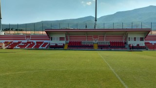 Първото домакинство на Локомотив София след завръщането на клуба в