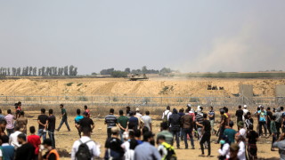 Стотици ранени палестинци при протест на Западния бряг