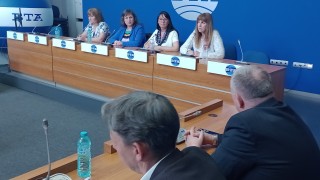 Исканията на медицинските сестри в годините не са чути Това