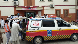 Самоубийствен атентат в Пакистан уби най малко 52 души и рани