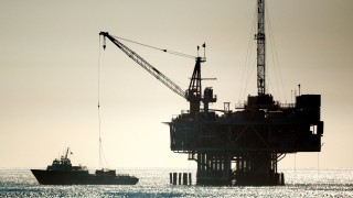 Стратегически сблъсък между Русия и Украйна за газовите и нефтените платформи в Черно море