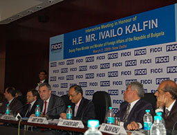 Индийският бизнес иска въздушна връзка София - Делхи 