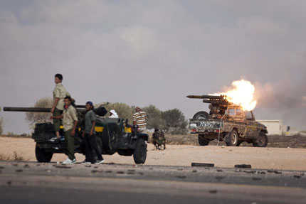 Ислямисти превзеха военна база в Бенгази, 30 души са убити