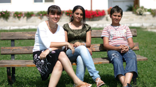 МОН търси начини да разпредели в училищата децата - бежанци 