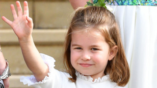 Петгодишната принцеса Шарлот дъщеря на херцога и херцогинята на Кеймбридж