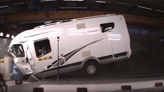 Колко безопасни са кемперите при сблъсък