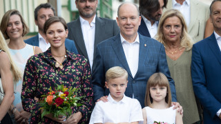 Когато Шарлийн и Алберт го направят шест пъти за една седмица