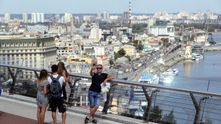 Мъж заплашва да взриви мост в Киев