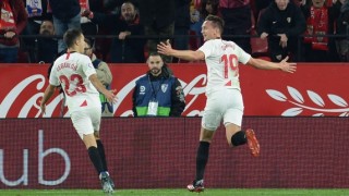 Севиля спечели андалусийското дерби с Гранада с 2 0 и се