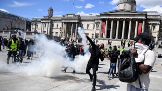 За сблъсъци между протестиращи срещу расизма и крайнодесни в Лондон