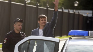 Известен руски опозиционен политик който беше задържан в полицейски арест