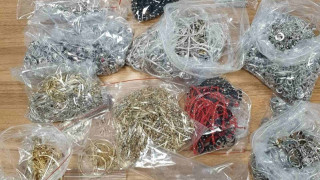 Митничари са открили над 7 5 кг контрабандни златни и сребърни