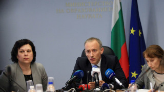 Таня Михайлова: Матурите с редуциран материал