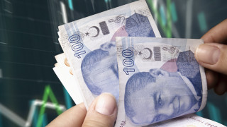 Турската лира падна до рекордно ниско ниво спрямо долара днес