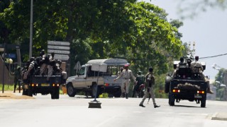 Тежки боеве в двата основни града на Кот д'Ивоар