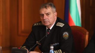 Адмирал Ефтимов иска повече средства за отбрана