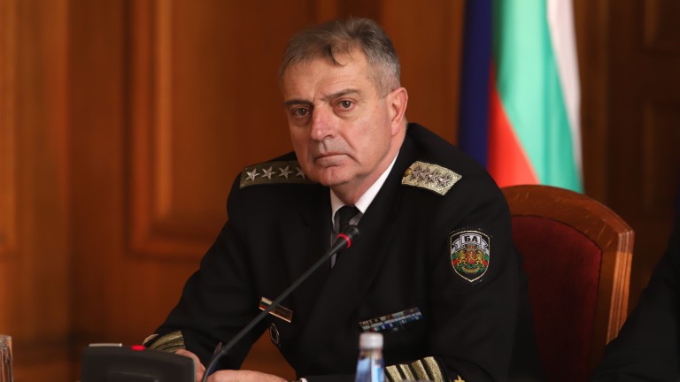 Началникът на отбраната адмирал Емил Ефтимов настоя повече средства да