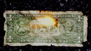 Според руски експерт, доларът ще е слаб, докато Буш е на власт