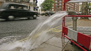 Най голямото водоснабдително дружество във Великобритания е пред колапс и