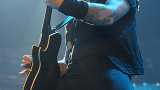 Metallica с 28 песни в Guitar Hero