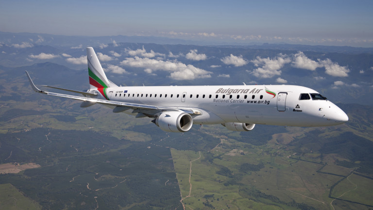 Самолет от България кацна извънредно в Рим, за да бъде спасена пътничка