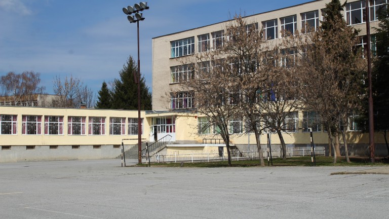 Българските училища много бързо се приспособиха и заработиха ефективно и