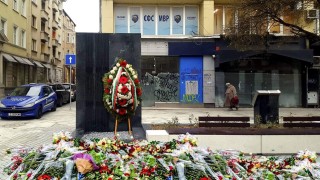 "Водната стена" на пл. "Гарибалди" провокира хумора на столичани