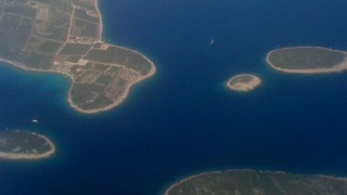 Екзотичен остров в Адриатическо море се продава за €700 000