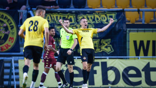 Ботев Пловдив победи гръцкия Арис Солун с 1 0 в приятелска