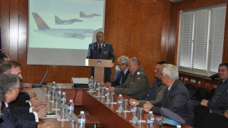 Българските Военновъздушни сили придобиха система за гласови комуникации при управление