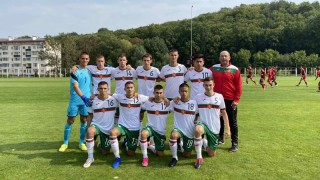 Селекционерът на България U17 Йордан Петков даде организиран