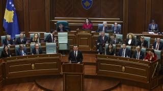 Парламентът на Косово одобри новия премиер четири месеца след изборите